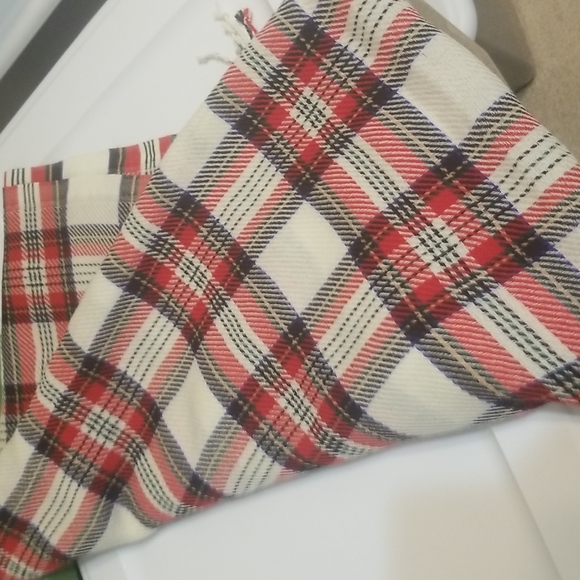 Large thin scarf wrap - Picture 4 of 4